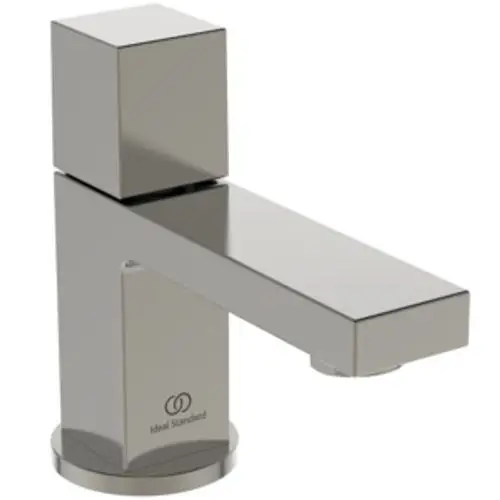 Chromfarbener Wasserhahn mit quadratischem Griff und rechteckiger Ausführung, markiert mit dem Logo von Ideal Standard.